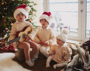 Mehr über den Artikel erfahren Weihnachtslieder für Kinder | Wundervolle Weihnachtszeit Lieder für Kinder